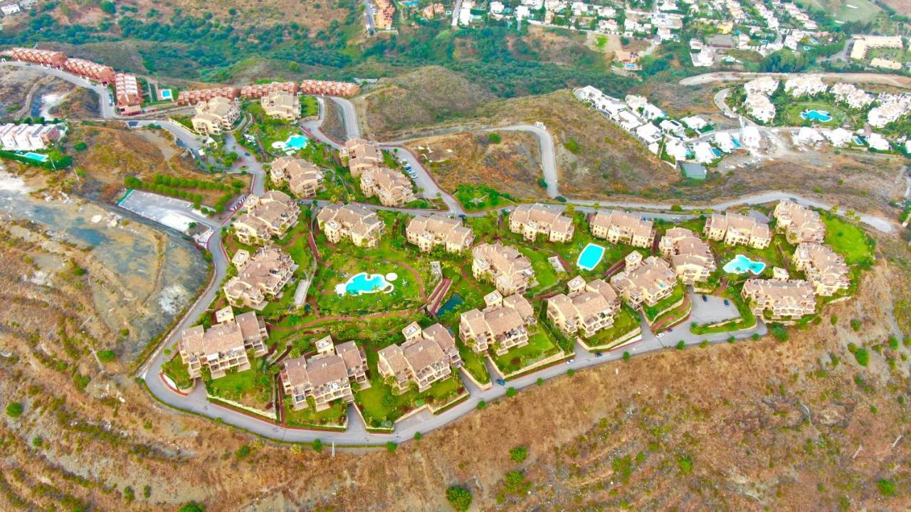 Ferienwohnung Quartiers Marbella Penthouse In Hacienda Cifuentes Benahavis Estepona Exterior foto