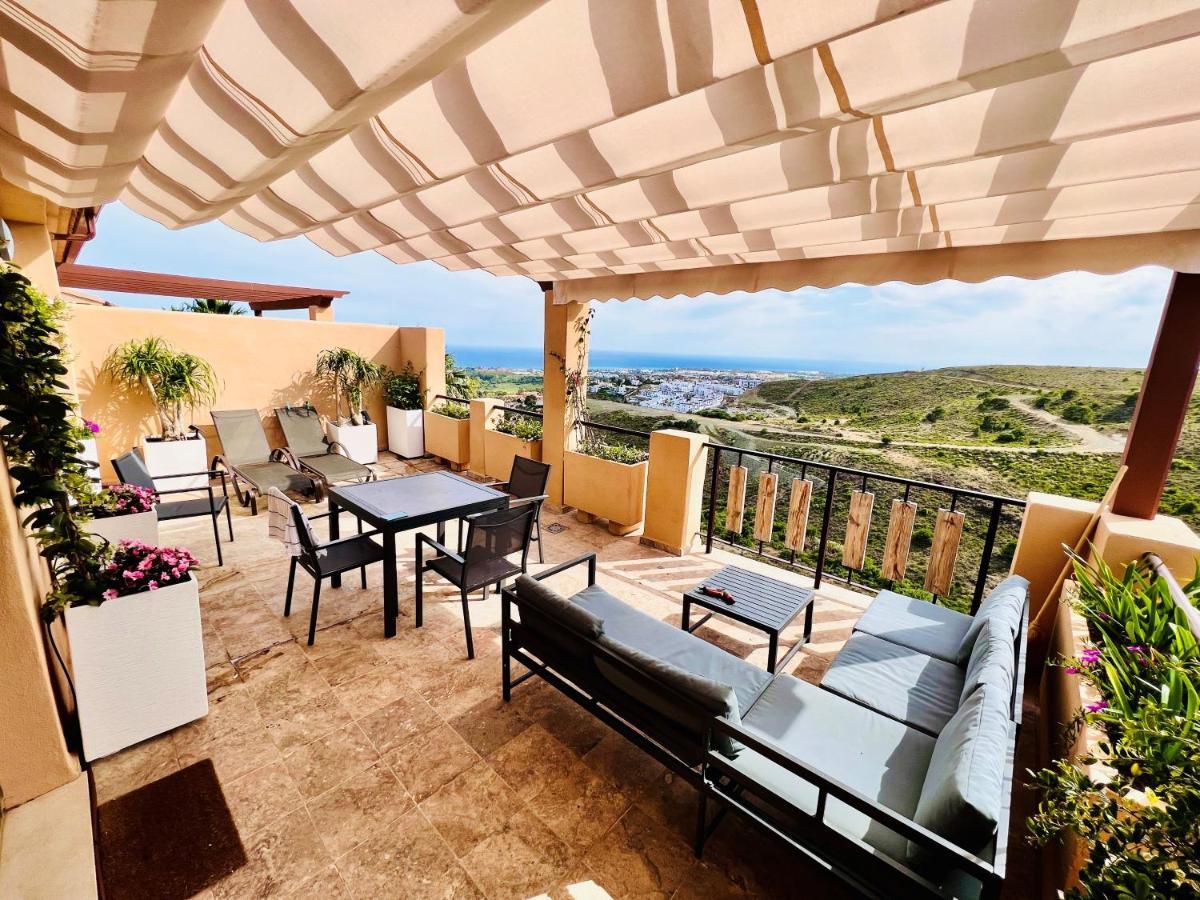 Ferienwohnung Quartiers Marbella Penthouse In Hacienda Cifuentes Benahavis Estepona Exterior foto